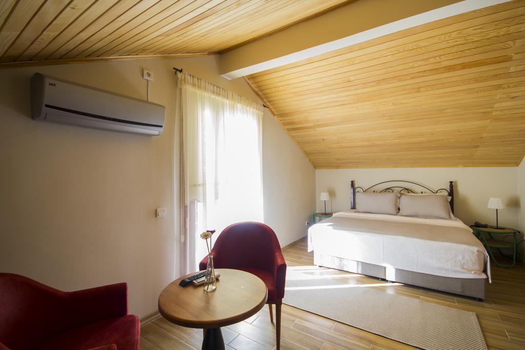 كاراغاتش Passawanda Hotel الغرفة الصورة