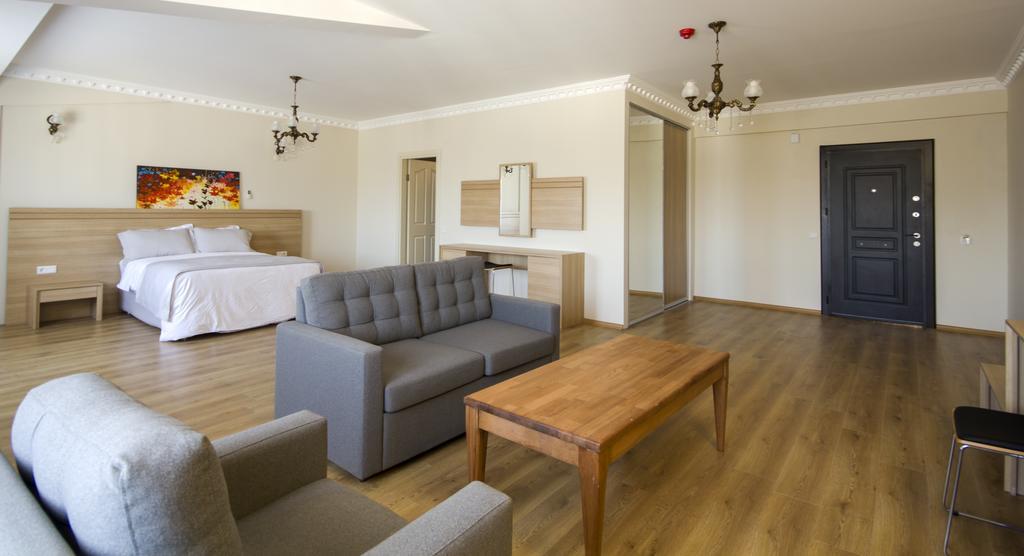 كاراغاتش Passawanda Hotel الغرفة الصورة