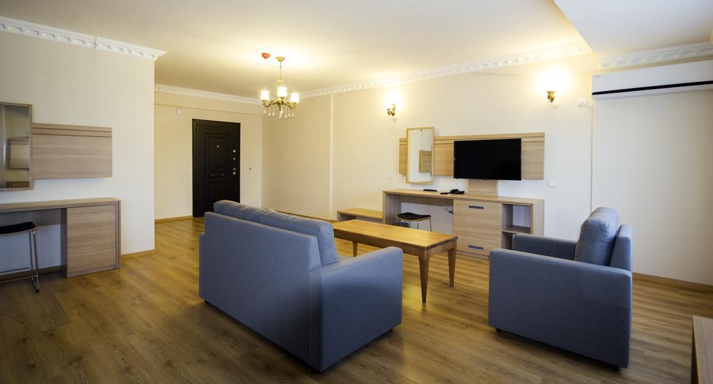 كاراغاتش Passawanda Hotel الغرفة الصورة